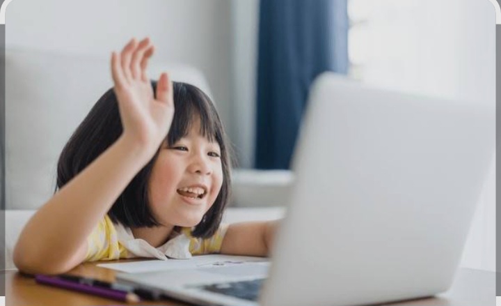 Child waving hello online